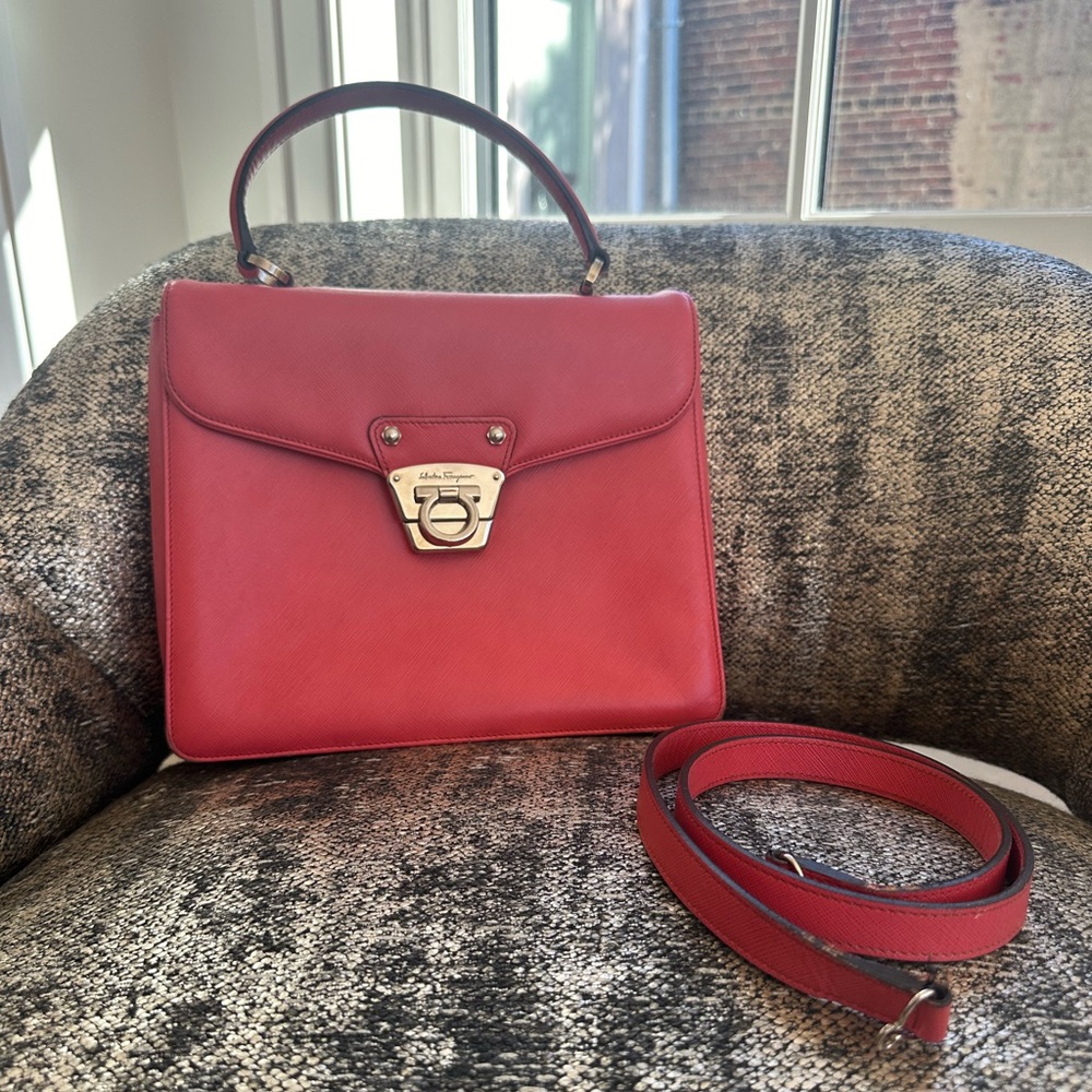 Iconic Top Handle Salvatore Ferragamp Bag in Gorgeous Coral Pink